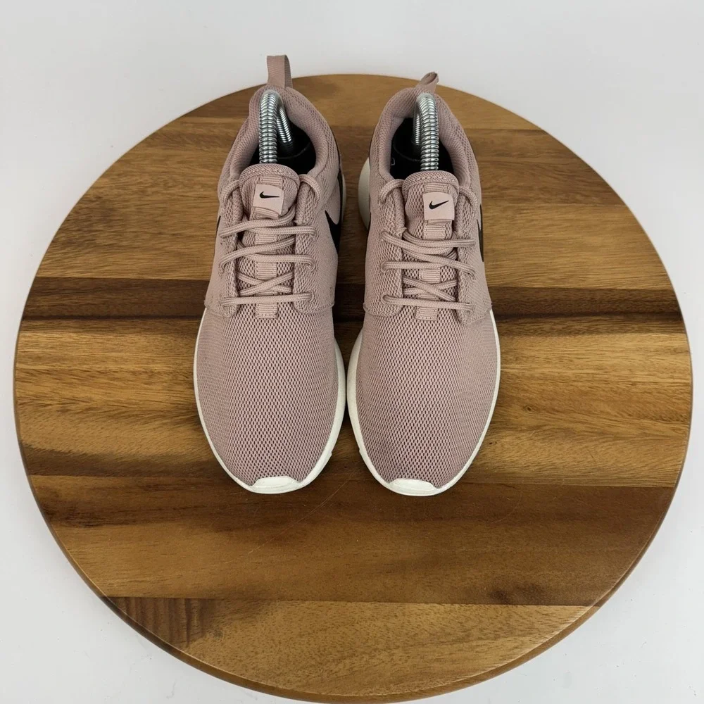 Womens Nike Roshe One Particle Pink Athletic Running Sneakers Shoes Size 6 M GUC